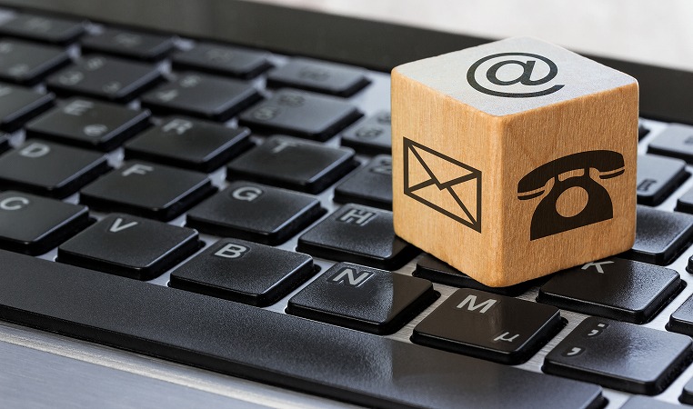 お問い合わせ黒いキーボード